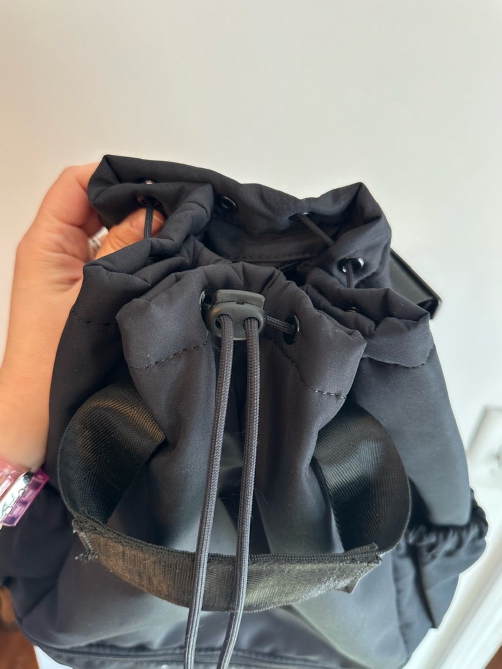 Beyond Yoga Black Drawstring convertible gym bag - Picture 10 of 10